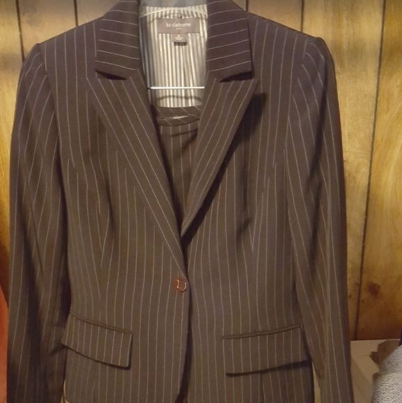 ⬇️PRICE DROP!!❤🧥👖Liz Claiborne 2 pc. black suit - Picture 1 of 4